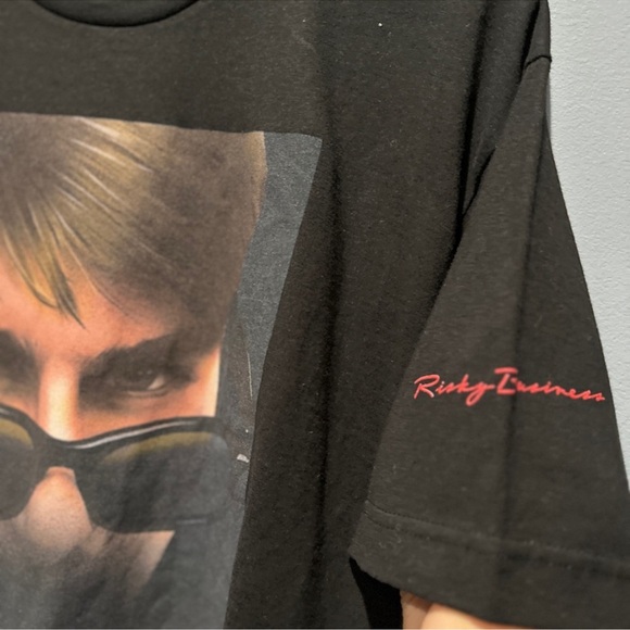 NWOT TOM CRUISE RISKY BUSINESS
MOVIE PROMO COVER XL - Picture 3 of 3